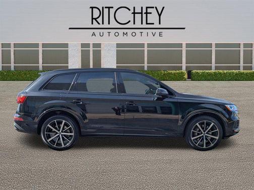 2022 Audi Q7 55 Premium Plus