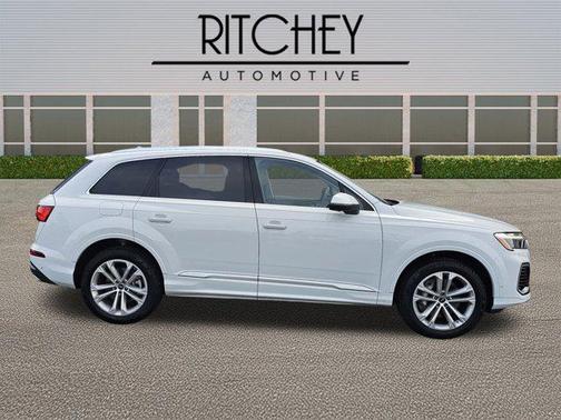 2025 Audi Q7 55 Premium Plus
