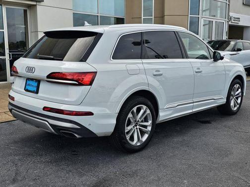 2025 Audi Q7 55 Premium Plus