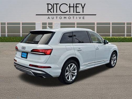 2025 Audi Q7 55 Premium Plus