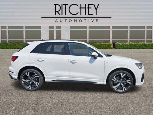 2023 Audi Q3 45 S line Premium Plus