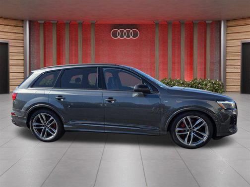 2026 Audi Q7 55 Prestige