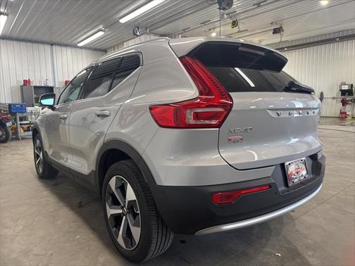 2024 Volvo XC40 B5 Plus Bright Theme