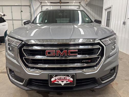 Sterling Metallic 2023 GMC Terrain AWD AT4