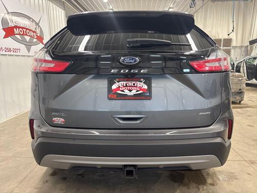 Gray Metallic 2022 Ford Edge SEL