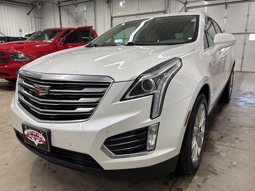 Crystal White Tricoat 2017 Cadillac XT5 Luxury