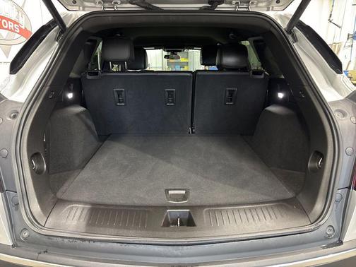 Radiant Silver Metallic 2020 Cadillac XT5 Luxury