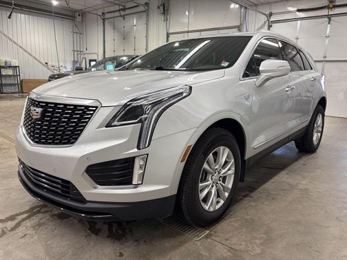 Radiant Silver Metallic 2020 Cadillac XT5 Luxury