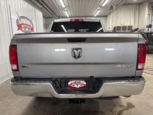 Billet Silver Metallic Clearcoat 2023 RAM 1500 Classic SLT
