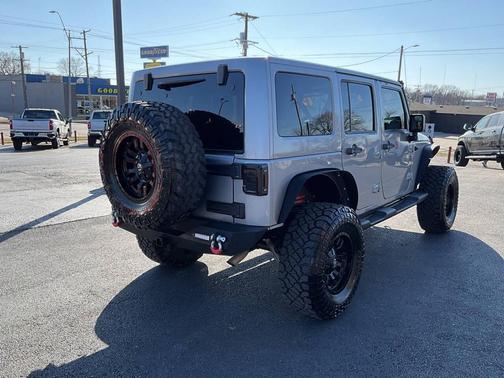2013 Jeep Wrangler Unlimited Sahara