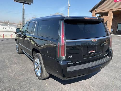 2017 Cadillac Escalade ESV Platinum