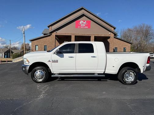 2014 RAM 3500 SLT 4x4 4dr Mega Cab 6.3 ft. SB DRW Pickup