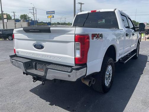 Oxford White 2019 Ford F-250 XLT