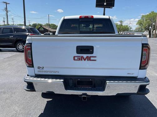 Summit White 2017 GMC Sierra 1500 SLT