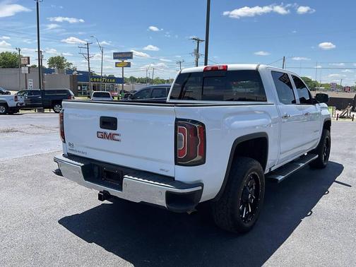 Summit White 2017 GMC Sierra 1500 SLT