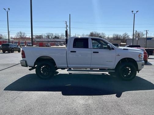2022 RAM 2500 Tradesman Crew Cab 4x4 6'4' Box