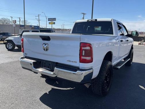 2022 RAM 2500 Tradesman Crew Cab 4x4 6'4' Box