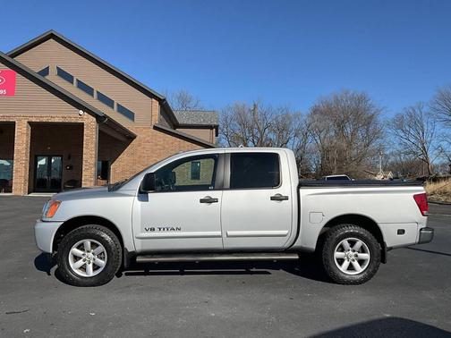 2013 Nissan Titan SV