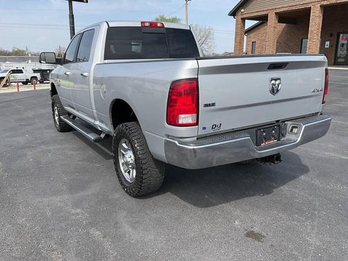 2017 RAM 2500 SLT Crew Cab 4x4 6'4' Box