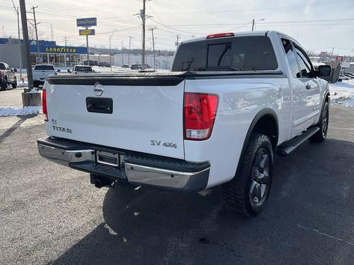 2015 Nissan Titan SV