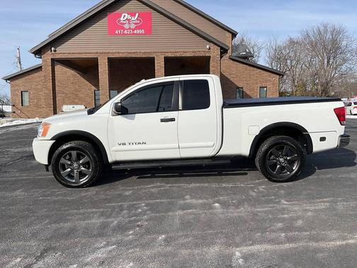 2015 Nissan Titan SV