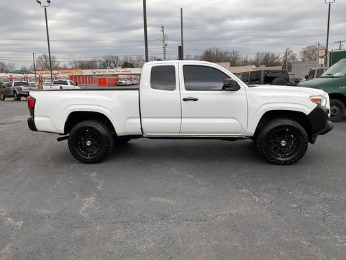 2018 Toyota Tacoma SR