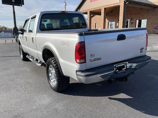 2005 Ford F-250 XLT Crew Cab