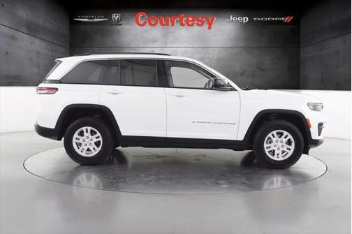2023 Jeep Grand Cherokee Laredo 4x4