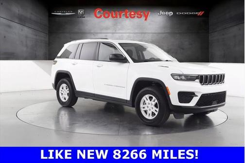 2023 Jeep Grand Cherokee Laredo 4x4