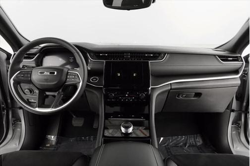 2024 Jeep Grand Cherokee L Altitude 4x4