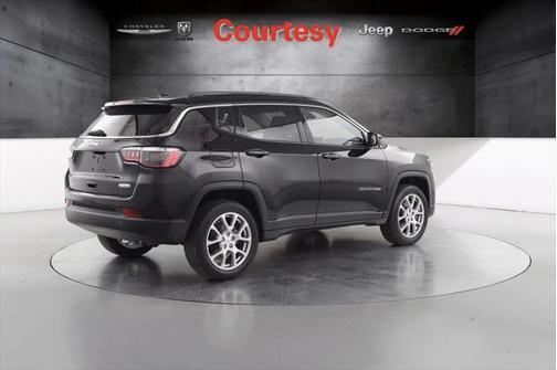 2022 Jeep Compass Latitude Lux 4x4