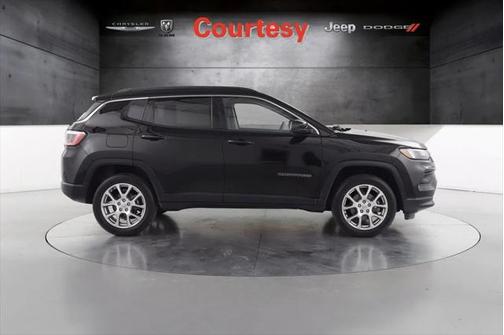 2022 Jeep Compass Latitude Lux 4x4