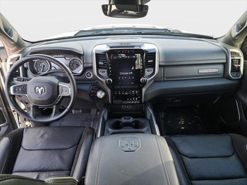 2022 RAM 1500 Laramie Crew Cab 4x4 57' Box