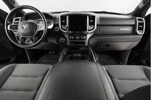 2022 RAM 1500 Big Horn Crew Cab 4x4 57' Box