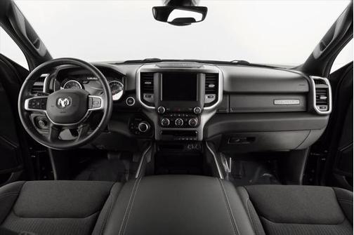 2022 RAM 1500 Big Horn Crew Cab 4x4 57' Box