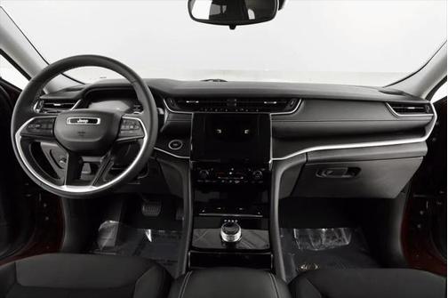 2023 Jeep Grand Cherokee Laredo 4x4