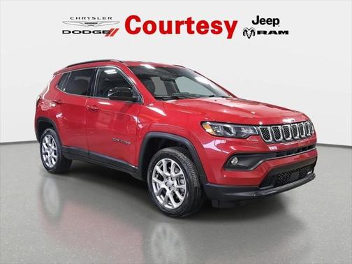 2023 Jeep Compass Latitude Lux FWD