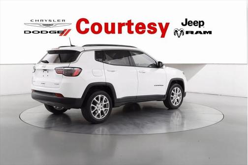 2022 Jeep Compass Latitude Lux 4x4