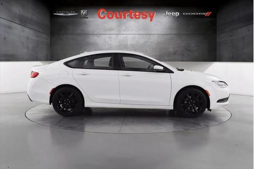 2016 Chrysler 200 S