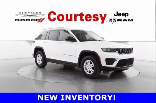 2022 Jeep Grand Cherokee Laredo 4x4