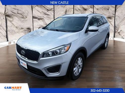 Sparkling Silver 2017 Kia Sorento LX