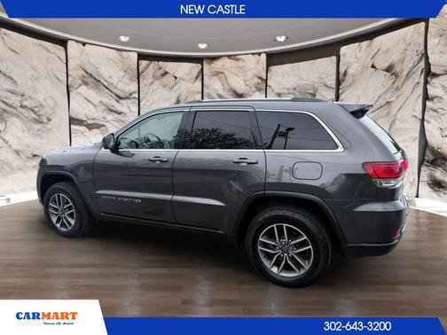 Granite Crystal Metallic Clearcoat 2020 Jeep Grand Cherokee Laredo