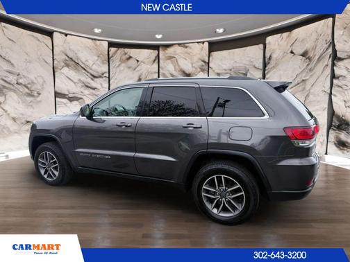 Granite Crystal Metallic Clearcoat 2020 Jeep Grand Cherokee Laredo