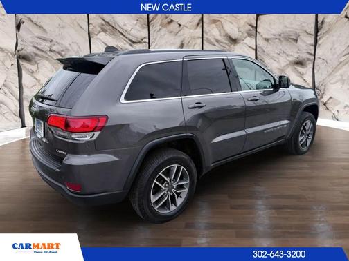 Granite Crystal Metallic Clearcoat 2020 Jeep Grand Cherokee Laredo