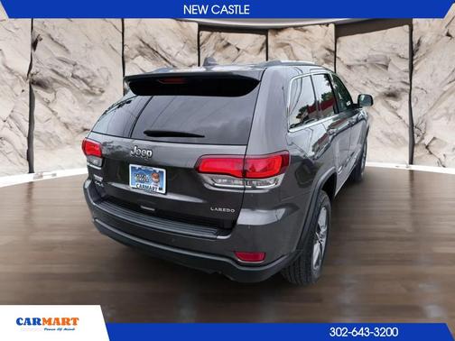 Granite Crystal Metallic Clearcoat 2020 Jeep Grand Cherokee Laredo