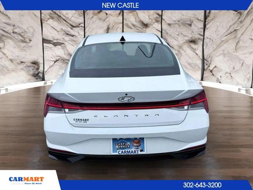 Quartz White 2022 Hyundai ELANTRA SEL