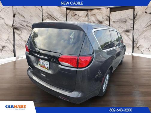 Granite Crystal Metallic Clearcoat 2023 Chrysler Voyager LX