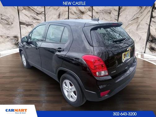 Mosaic Black Metallic 2020 Chevrolet Trax LS
