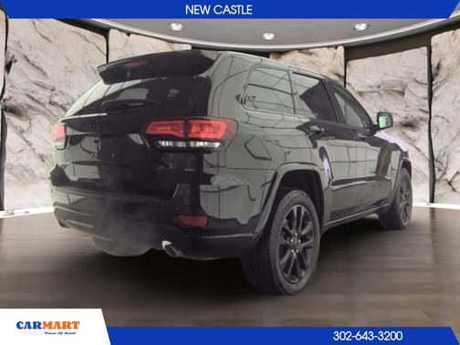 Diamond Black Crystal Pearlcoat 2019 Jeep Grand Cherokee Altitude