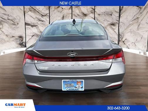 Fluid Metal 2022 Hyundai ELANTRA SEL